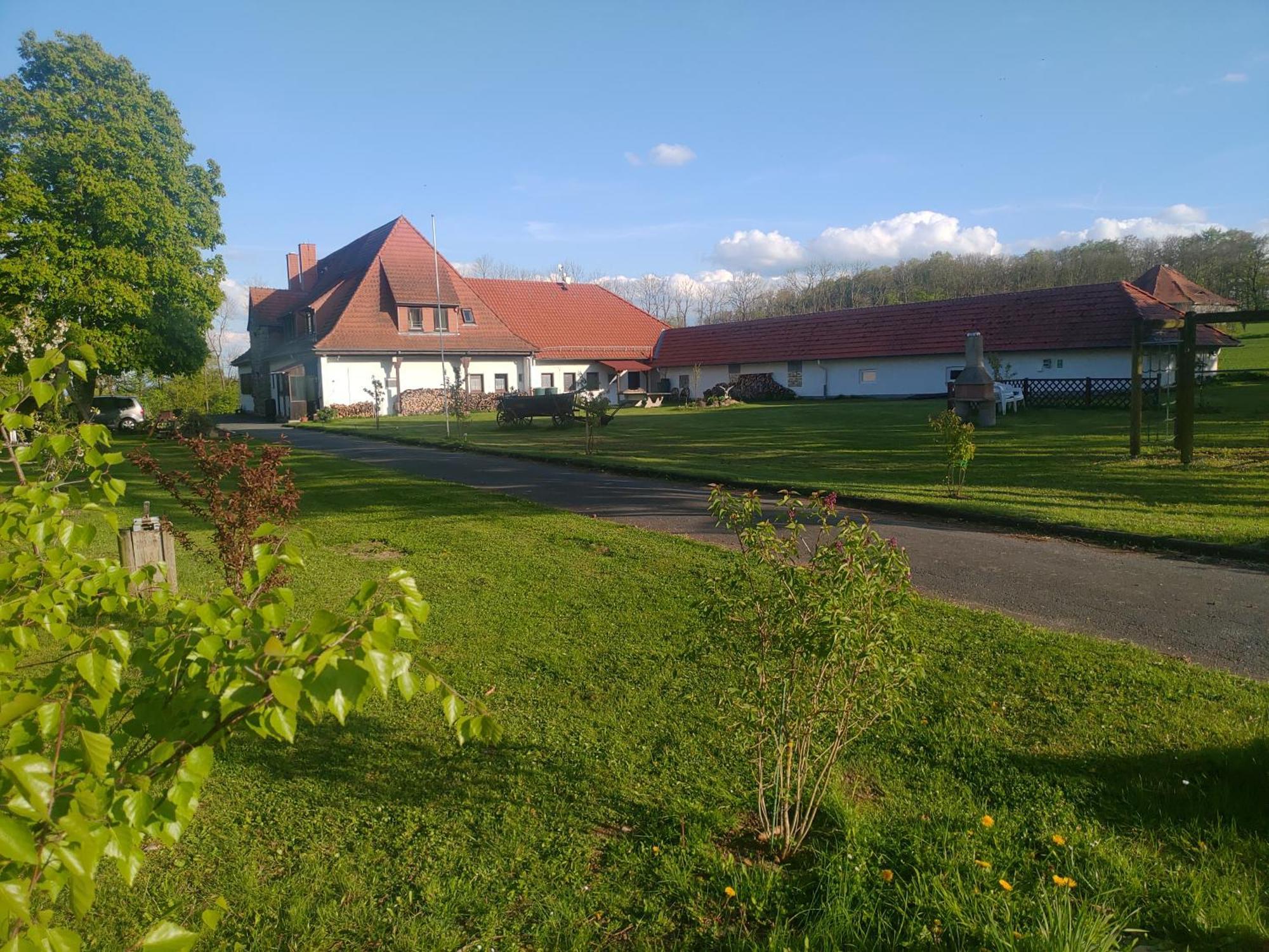 Haus Ringgau - Urlaub, Gemeinschaft Und Erlebnis Im Herzen Von Deutschland Herleshausen 外观 照片